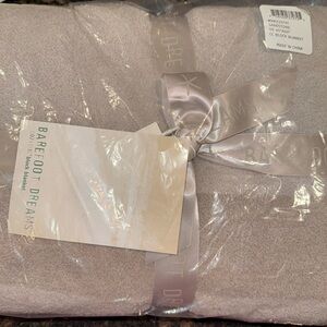 Barefoot Dreams CozyChic Throw Blanket